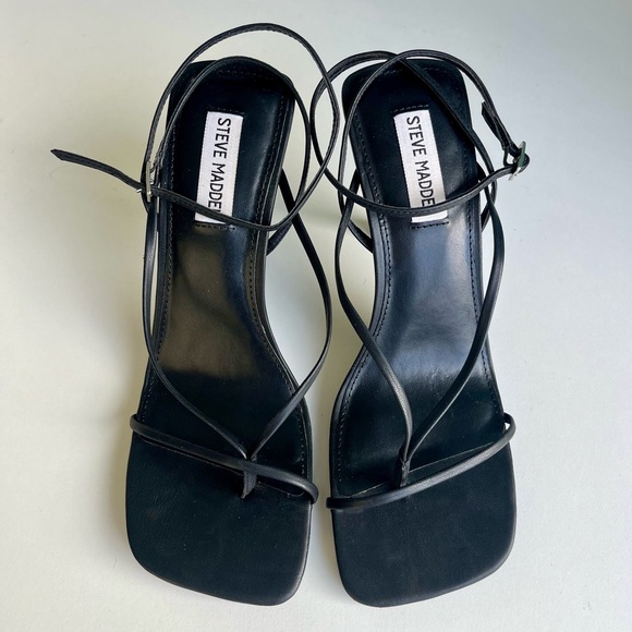 Steve Madden Annie strappy sandal - Picture 3 of 5